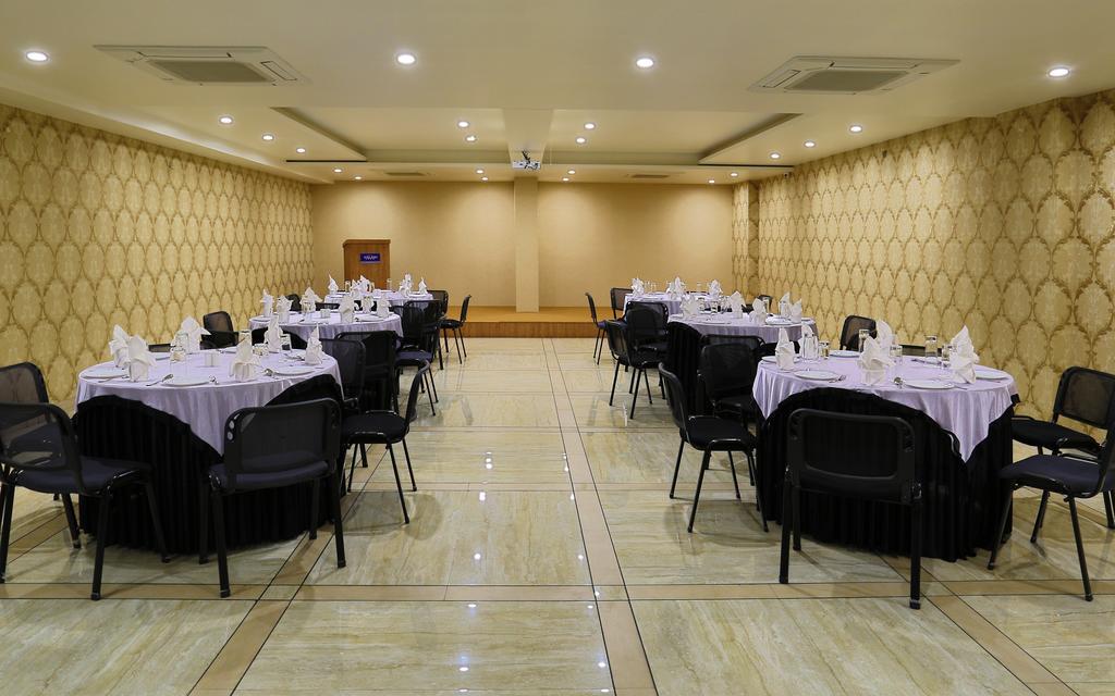 Grand Kailash Hotel Аурангабад Екстер'єр фото